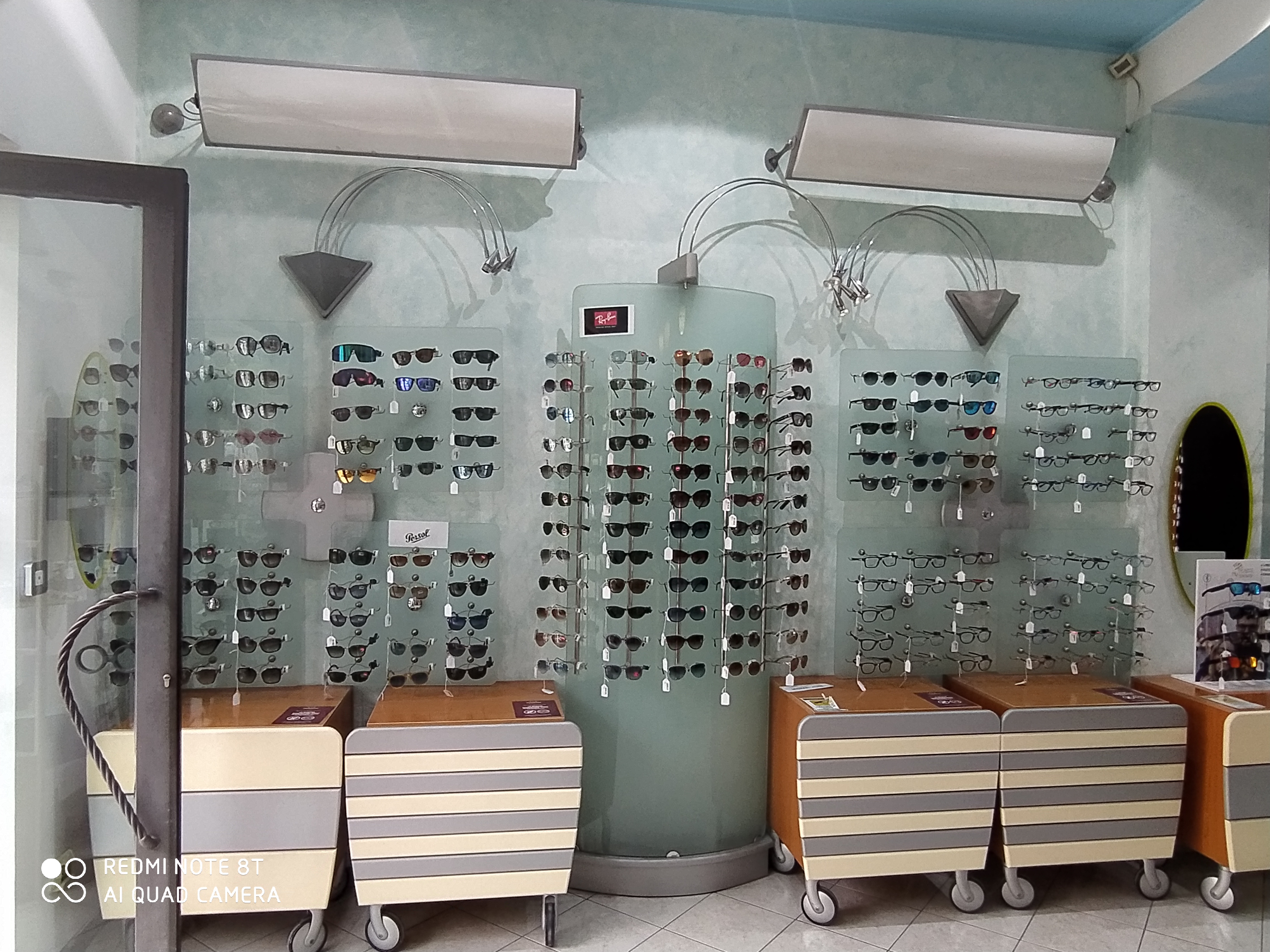 Ottica aperta domenica sale